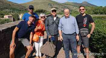 Belvedere di San Leucio, disagi e accuse per una troupe giapponese a Caserta - ilmattino.it