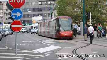 Sostituzione di asfalto e rotaie. Dal 31 agosto Mestre senza tram per 7 giorni. Ecco dove saranno i cantieri - La Nuova Venezia