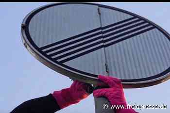 Chemnitz: Klimaschutz-Aktivisten rufen zum Abbau von Verkehrszeichen an Autobahnen auf - freiepresse.de
