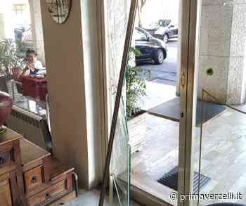 Bar Nazionale: ladri spaccano una vetrata nella notte - Prima Vercelli