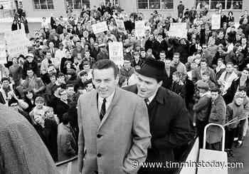 Hall of Fame Chiefs quarterback Len Dawson dies at 87 - TimminsToday