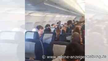 „Das wäre mein Alptraum“: Spontane Gesangseinlage im Flugzeug sorgt gemischte Gefühle