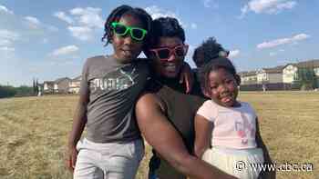 Parents in new Edmonton neighbourhood say their kids desperately need a school