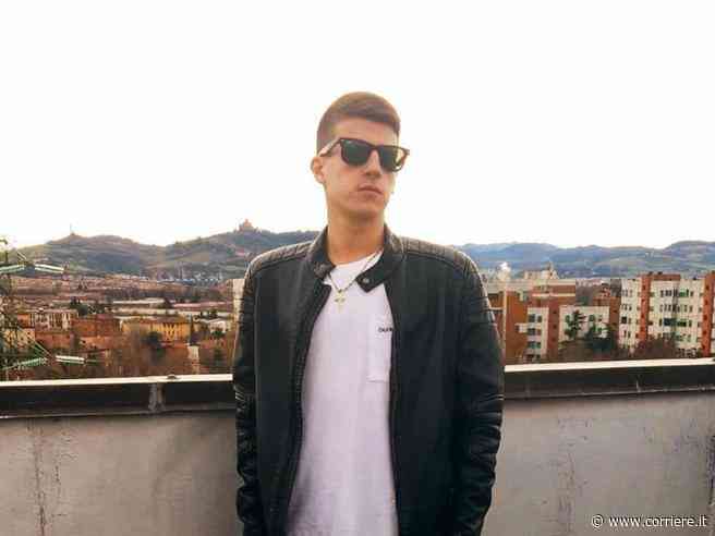 Davide Ferrerio e l’aggressione a Crotone: picchiato e in fin di vita per uno scambio di persona - Corriere della Sera