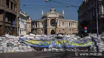 Flucht vor Ukraine-Krieg nach Leipzig: Wie eine junge Mode-Designerin mit doppeltem Heimweh kämpft - MDR