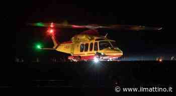 Fabriano, bimbo di due anni azzannato alla testa da un cane. È grave: portato via in eliambulanza - ilmattino.it