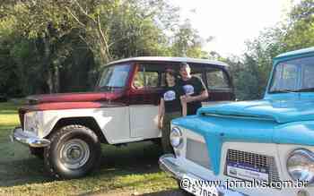 Apaixonados por Rural reúnem 40 veículos em Ivoti - Jornal VS