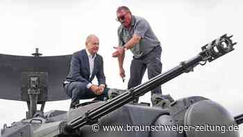 Kanzler Scholz besucht Ukrainer bei Crashkurs für den Krieg