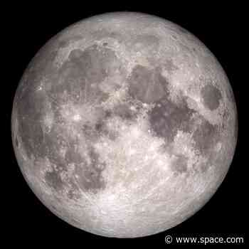 Photographers capture 'ridiculously detailed image' of the moon for NASA's Artemis 1 launch