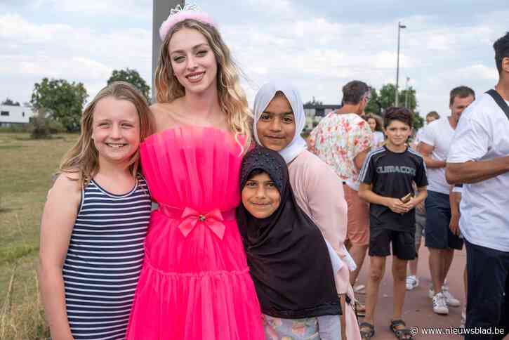 Popprinses Camille bestormd door duizend fans na landing met nieuwe cd SOS: “Voor Eurosong voel ik me toch nog te onervaren”