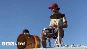 Band stuck in Calais queue perform surprise gig