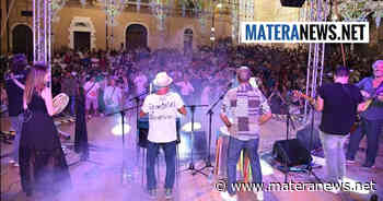 Matera: in provincia serata indimenticabile con i Tarantolati che infiammano il pubblico! Ecco le foto - Matera News