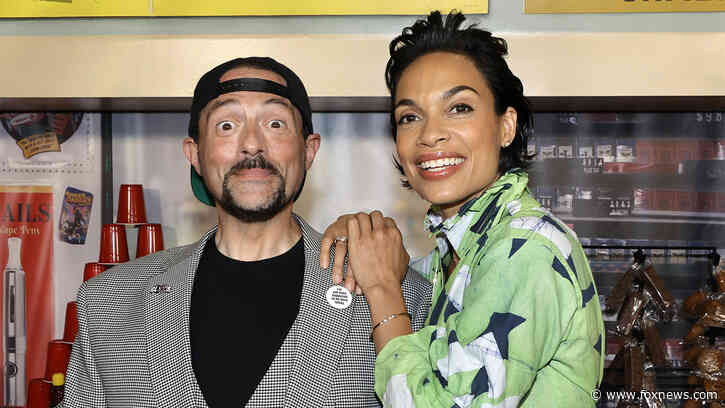 Kevin Smith’s secret to casting huge stars like Ben Affleck, Matt Damon and Rosario Dawson in his movies