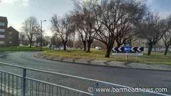 Barrhead: 'Chaos' at Dovecothall roundabout - Barrhead News