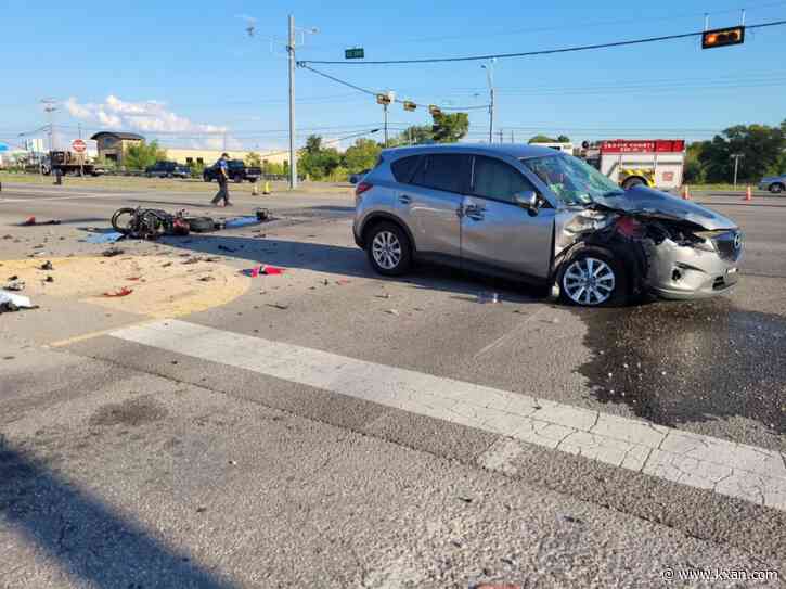 1 dead after crash involving motorcycle in Manor