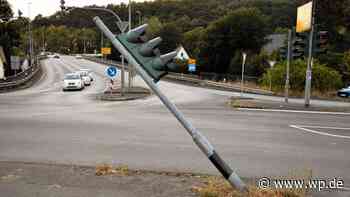 Siegen: Ampel nach Unfall seit Monaten schief – der Grund - WP News