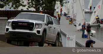 Hazmat team investigating hydrocarbon spill in Calgary’s Glenmore Reservoir - Global News