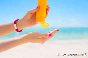 L'errore più grande che puoi fare è gettare via la crema solare usata (e cosa fare se è scaduta) - greenMe.it
