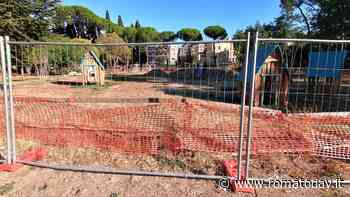 Il cantiere infinito della nuova area giochi a Villa Torlonia