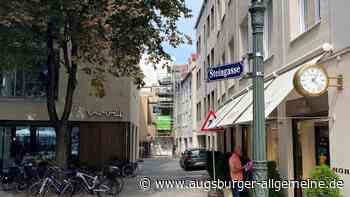 Achtung Baustelle: In der Steingasse wird abends ein Kran angeliefert