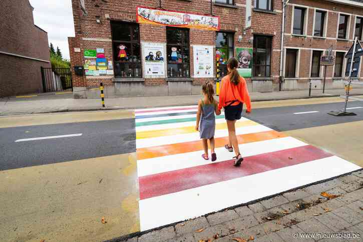 Nieuwe regenboogzebrapaden brengen kleur in Bevel en Kessel: “Later komt er nog een in Nijlen”