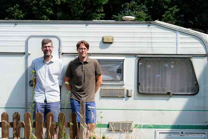 Borsbeekse historici schrijven boek over 200 jaar toerisme in België: “Ons kusttoerisme hebben we aan de Britten te danken”