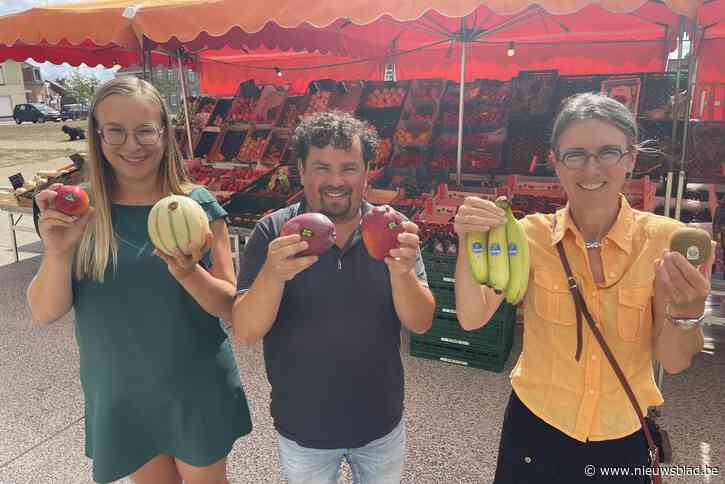 Afvalintercommunale trekt ten strijde tegen stickers op fruit met boomplantactie: “Hoe meer deelnemers, hoe groter het bos”