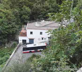 Ravello, bus Sita in avaria: semaforo attivo e senso unico garantito - Il Vescovado Notizie