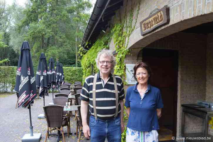 Kathelijne (68) en Patrick (61) nemen na 42 jaar afscheid van hun restaurant: “Er is hier veel ‘leutigs’ gebeurd, van een paard dat in de gang stond tot een hond die beviel”