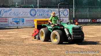 Rigenerato il prato dello stadio comunale in vista del campionato - LA NAZIONE