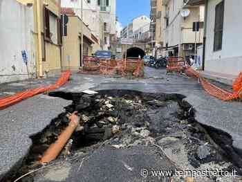 Messina. Via Caristi riaprirà al transito: il Comune interverrà per chiudere la voragine VIDEO - Tempo Stretto