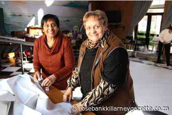 Parktown residents volunteer and assist with Parkcare curtains - Rosebank Killarney Gazette