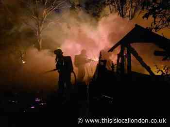 Eltham: Pictures from Longcroft Road fire