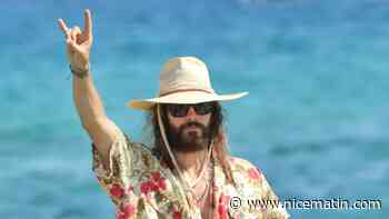 Jared Leto a pointé le bout de sa barbe sur le sable d'une plage varoise