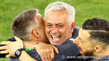 “Sta arrivando in città”, Mourinho esulta: Roma, tifosi in festa per il colpo - SerieANews