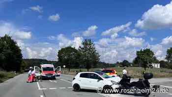 Rollerfahrer (69) von Auto erfasst - zwei Personen mittelschwer verletzt