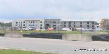 Ceremony held to sign last beam for structure of new school in Savannah - WTOC