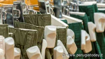 Foligno, esce dal negozio con due giubbini nascosti nella borsa: denunciata - PerugiaToday