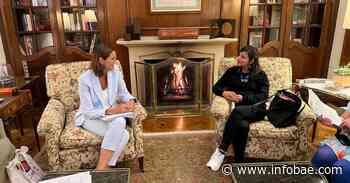 Los polémicos tenis de la ministra de Minas: Infobae habló con expertas en moda sobre el tema - Infobae America