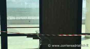 Lavori urgenti per la Rotonda sicura: va rimesso in sesto il sistema antintrusione. Sposi sul tetto, fotograf - corriereadriatico.it