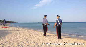 Soverato (Catanzaro), fulmine si abbatte sulla spiaggia: 4 feriti, grave un uomo - TGCOM
