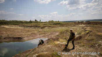 Mozart: il gruppo militare che non combatte in Ucraina - Florence Aubenas - Internazionale