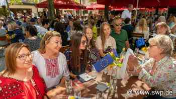 Ukrainischer Nationalfeiertag in Ulm: Kretschmann lobt Engagement für Geflüchtete und mahnt zur Besonnenheit - SWP