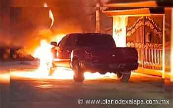 Arde camioneta en Coatzintla; quedó reducida a chatarra - Diario de Xalapa