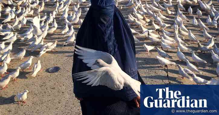 ‘The flash of red by her ankles is reminiscent of defiance’: Ako Salemi’s best phone picture