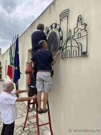 Städtepartnerschaft Lorch-Oria: Neue Rathausuhr als Freundschaftssymbol - Rems-Zeitung