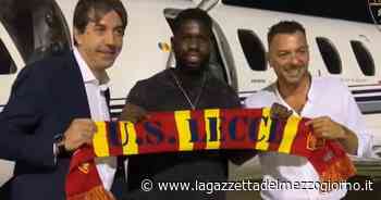 Umtiti arriva a Lecce: folla all'aeroporto di Brindisi, il calciatore si commuove - La Gazzetta del Mezzogiorno