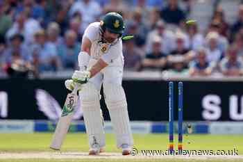 Three more wickets keep England on the front foot in Manchester - Dudley News