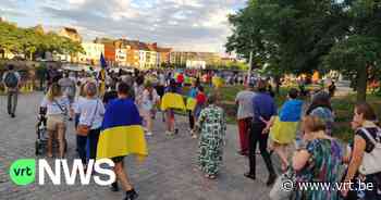 100 mensen tonen steun voor Oekraïne tijdens vredesoptocht in Gent - VRT NWS