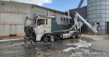 Vrachtwagen uitgebrand op bedrijventerrein | Wielsbeke | hln.be - Het Laatste Nieuws